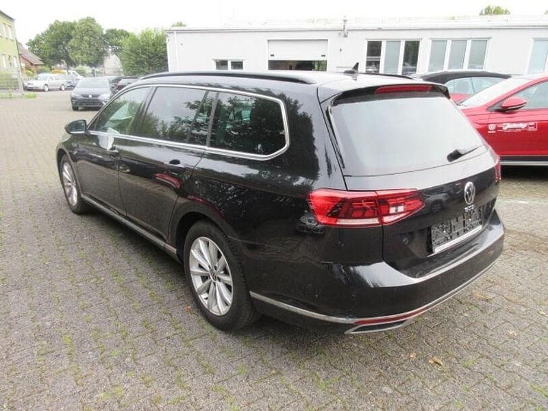 Gebraucht VW Passat GTE 218 PS (160 kW) 2021 Deep black (metallic) Kombi