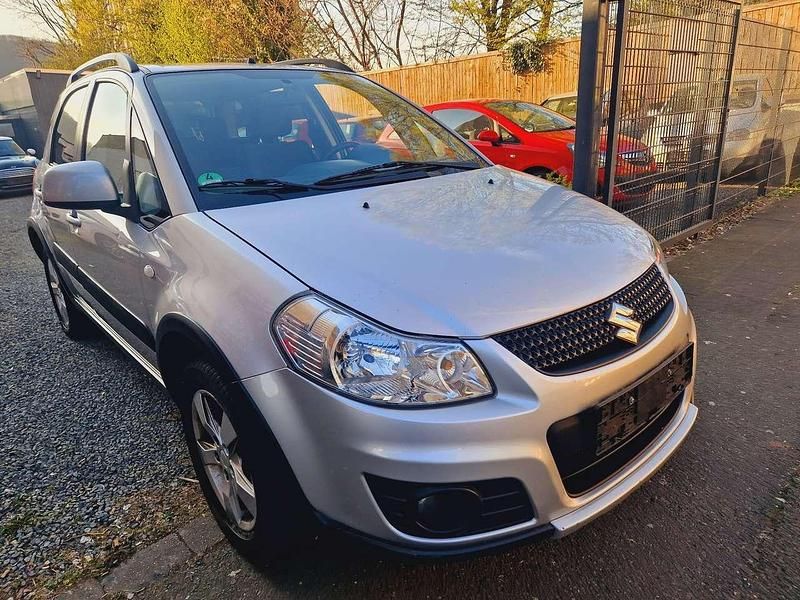 Gebraucht Suzuki SX4 Club 107 PS (78 kW) 2011 Silber SUV