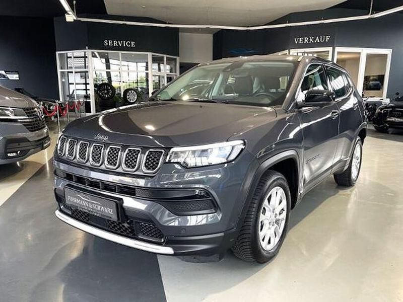 Gebraucht Jeep Compass 150 PS (110 kW) 2024 Grau SUV