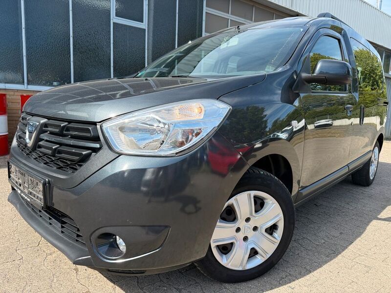 Schwarz Gebraucht 2017 Dacia Dokker Lauréate Van | 4.990 € (Fairer Preis) - Bild 1/4