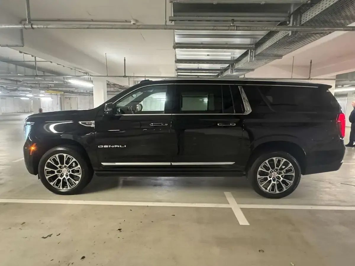 Neu GMC Yukon 305 PS (224 kW) 2026 Onyx black SUV