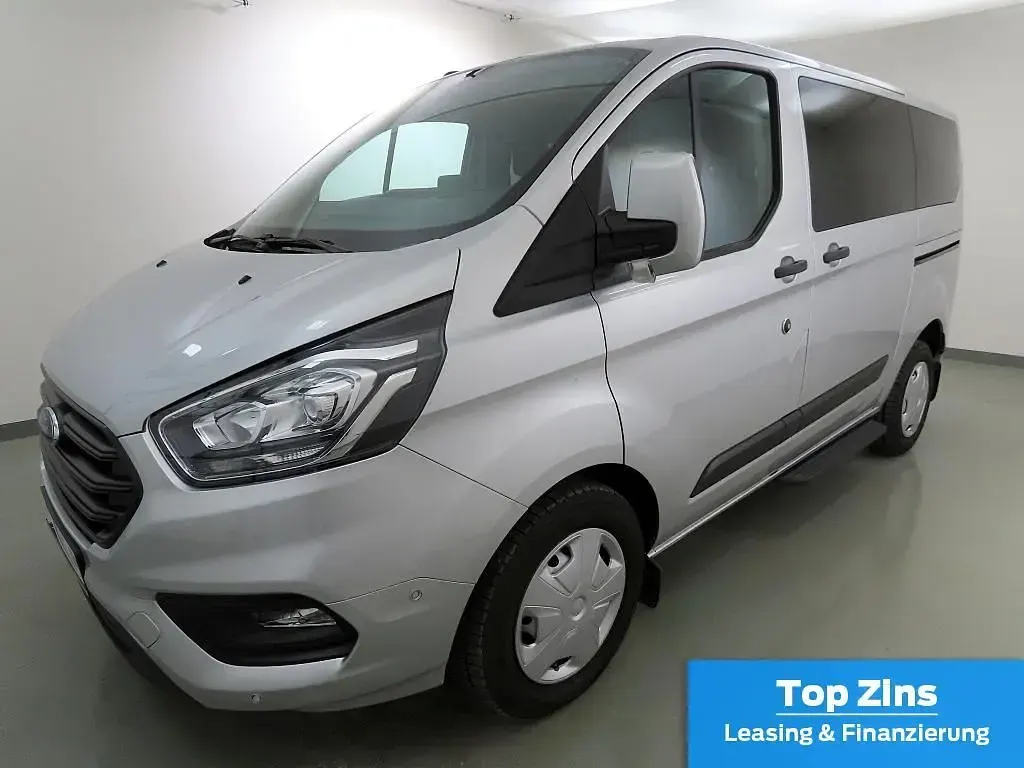 Gebraucht Ford Tourneo 150 PS (110 kW) 2023 Silber Van / Kleinbus