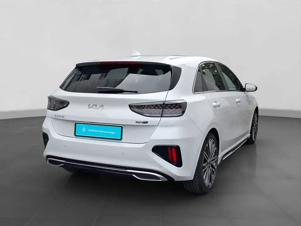 Gebraucht Kia Ceed GT GT-Line 160 PS (117 kW) 2023 Weiß Limousine