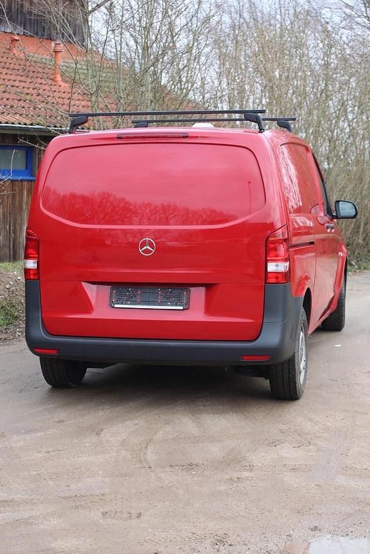 Gebraucht Mercedes Vito 88 PS (64 kW) 2015 Rot Van