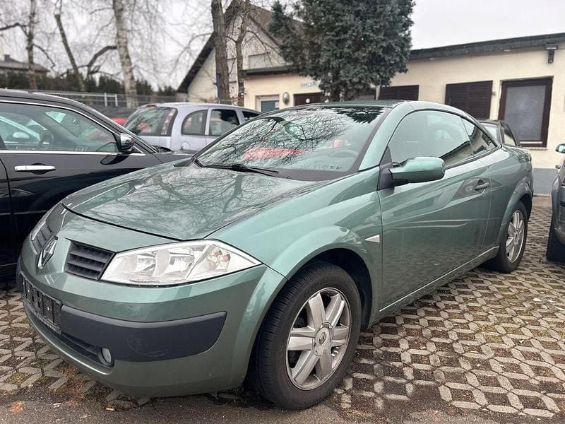 Grün Gebraucht 2004 Renault Mégane Cabriolet Authentique Cabrio | 3.290 € (Etwas zu teuer) - Bild 1/4