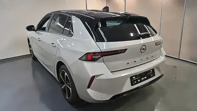 Gebraucht Opel Astra 131 PS (96 kW) 2025 Grau Kleinwagen