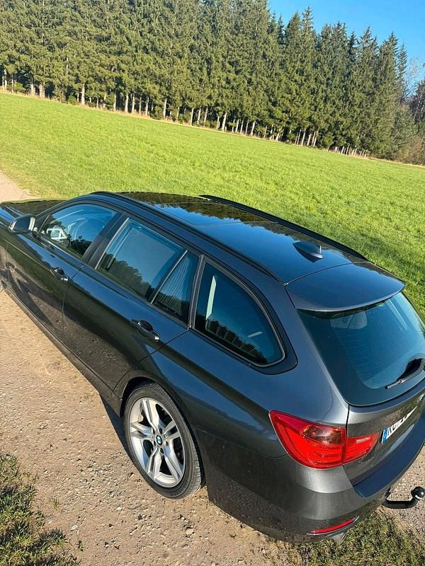 Gebraucht BMW 320 184 PS (135 kW) 2013 Grau Kombi