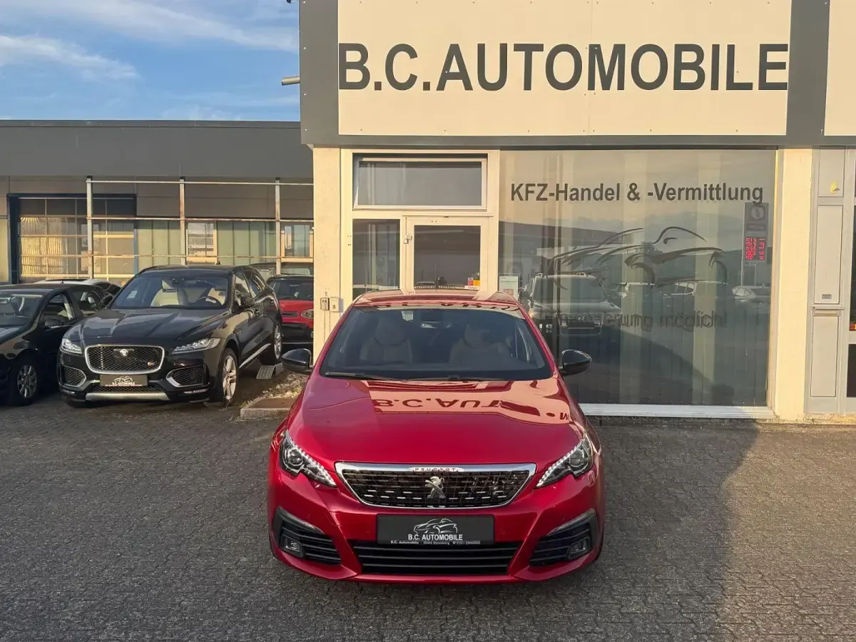 Gebraucht Peugeot 308 Allure 131 PS (96 kW) 2017 Rot Kleinwagen