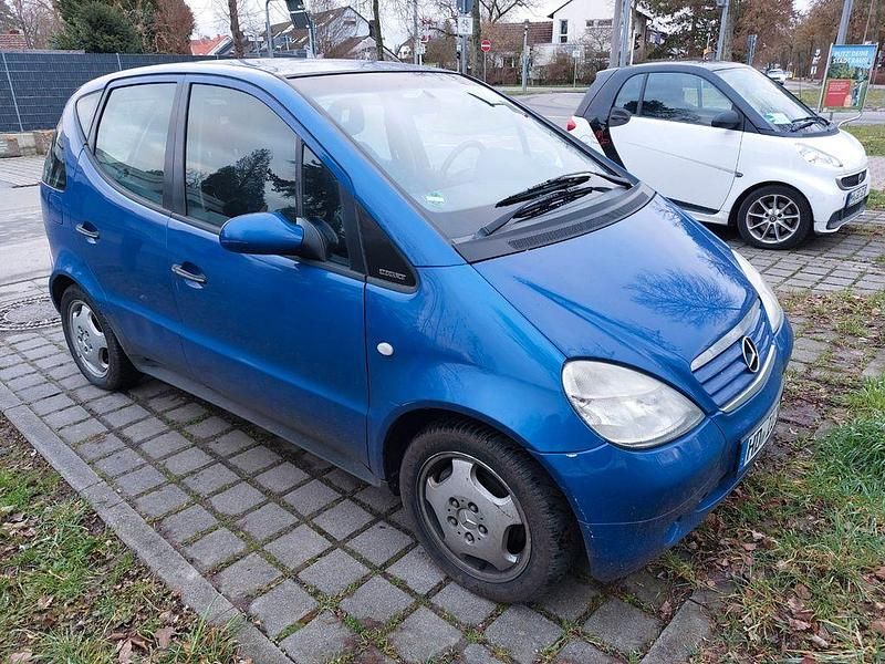 Gebraucht Mercedes A160 Elegance 102 PS (75 kW) 2000 Blau Van / Kleinbus
