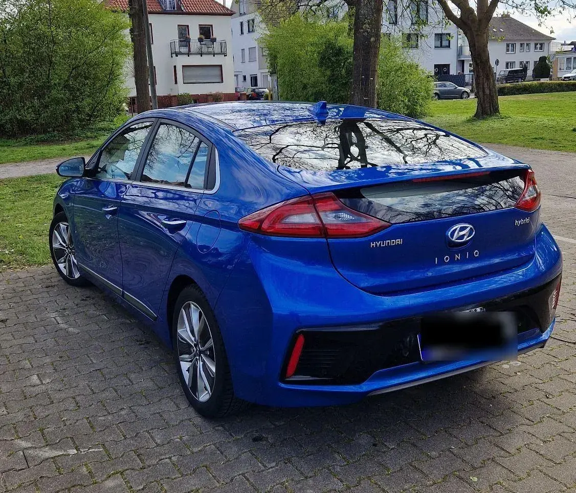 Gebraucht Hyundai Ioniq Premium 141 PS (103 kW) 2018 Blau Kleinwagen
