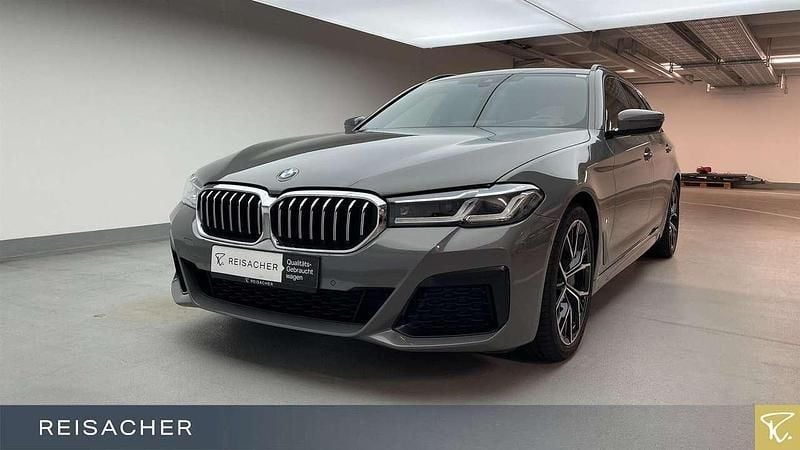 Berninagrau bernsteineffekt Gebraucht 2022 BMW 540 Shadowline Kombi | 48.990 € (Fairer Preis) - Bild 1/4