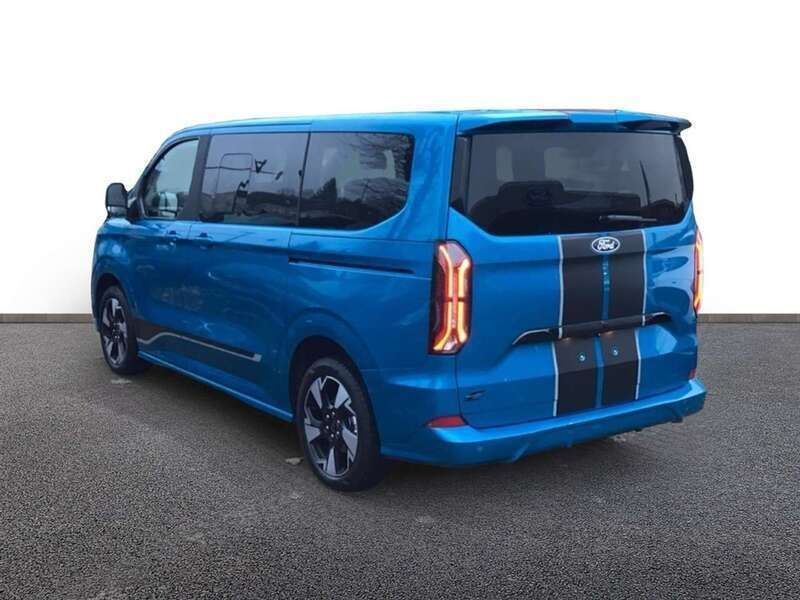 Gebraucht Ford Tourneo Sport 160 kW (218 PS) 2024 Digital aqua blue metallic Van / Kleinbus