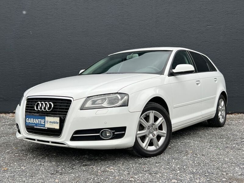 Weiß Gebraucht 2012 Audi A3 Sportback Ambiente Limousine | 10.990 € (Etwas zu teuer) - Bild 1/4