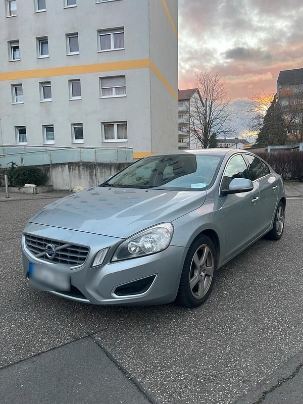 Gebraucht Volvo S60 163 PS (119 kW) 2012 Silber Limousine