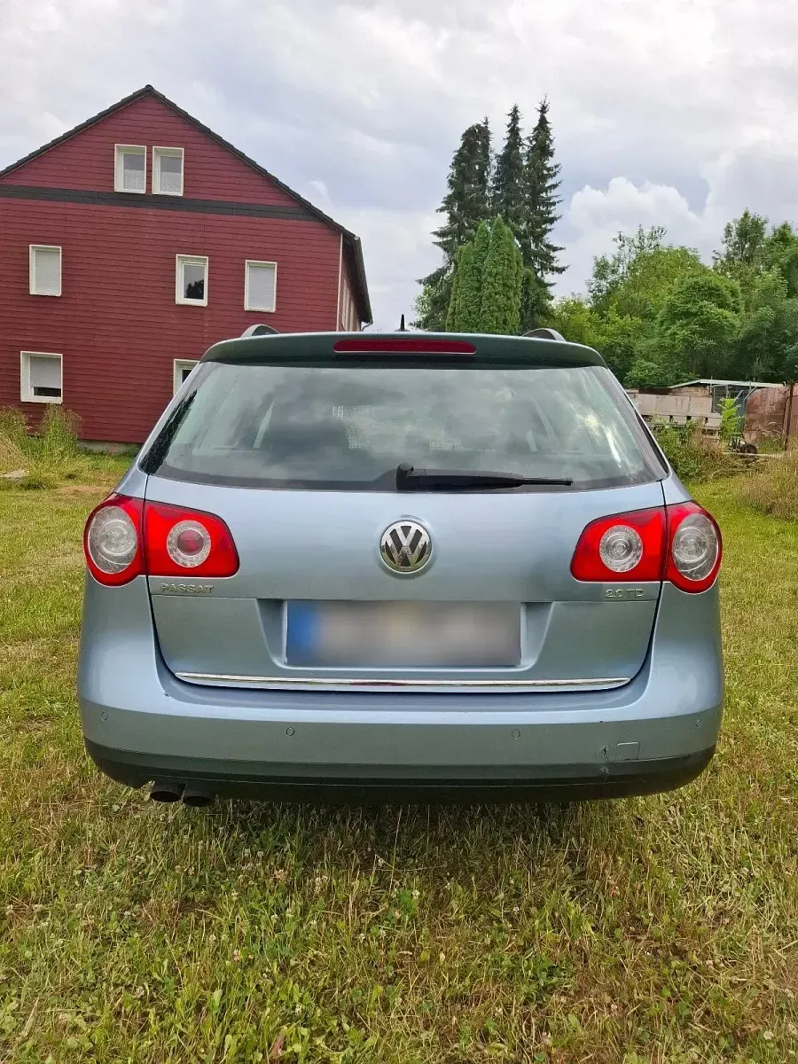 Gebraucht VW Passat 140 PS (102 kW) 2008 Blau Limousine