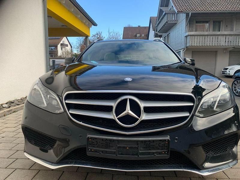 Gebraucht Mercedes E250 204 PS (150 kW) 2014 Schwarz Kombi