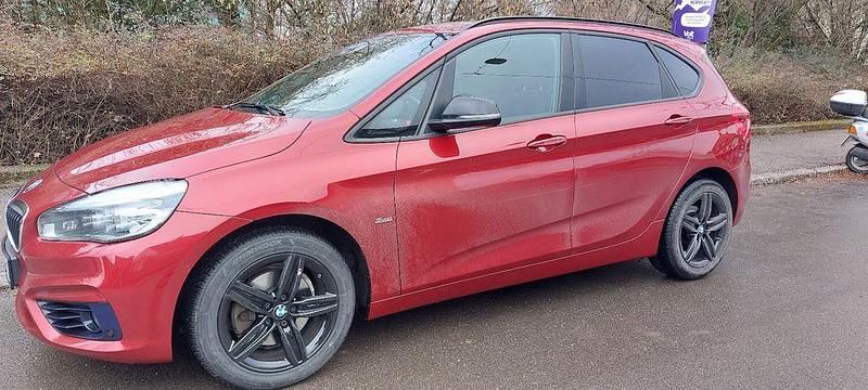 Gebraucht BMW 220 Active Tourer Sport Line 192 PS (141 kW) 2016 Rot Van / Kleinbus