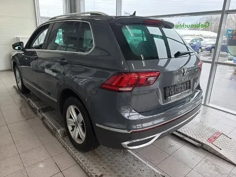 Używany VW Tiguan Elegance 150 KM (110 kW) 2023 Szary SUV
