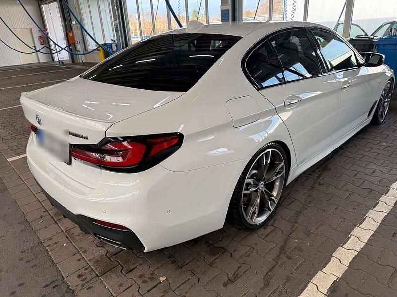 Gebraucht BMW M550 Performance 400 PS (294 kW) 2017 Weiß Limousine