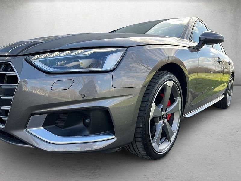 Gebraucht Audi A4 Ambiente 204 PS (150 kW) 2022 Terragrau metallic Kombi