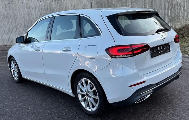 Usata Mercedes B180 116 CV (85 kW) 2020 Bianco Monovolume