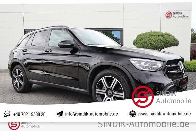 Schwarz Gebraucht 2022 Mercedes GLC200 Night SUV | 35.980 € (Guter Preis) - Bild 1/4
