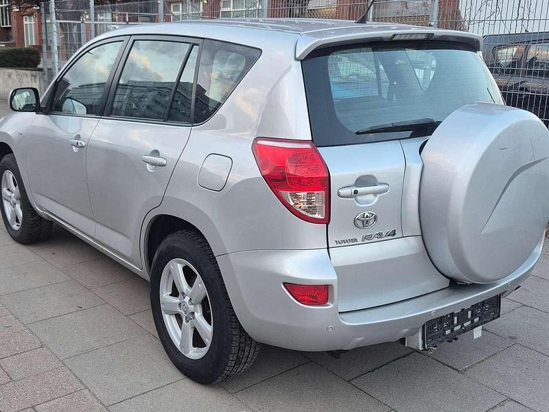 Gebraucht Toyota RAV4 Executive 152 PS (111 kW) 2007 Silver metallic SUV