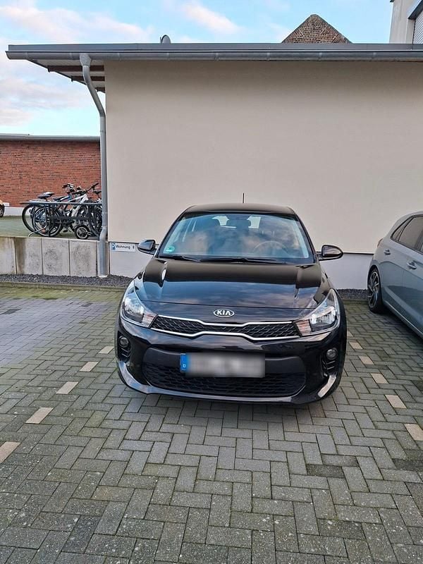 Schwarz Gebraucht 2017 Kia Rio Kleinwagen | 7.340 € - Bild 1/4
