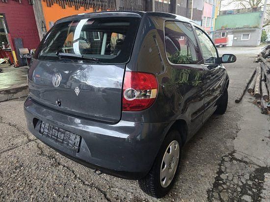 Gebraucht VW Fox 54 PS (39 kW) 2006 Grau Kleinwagen