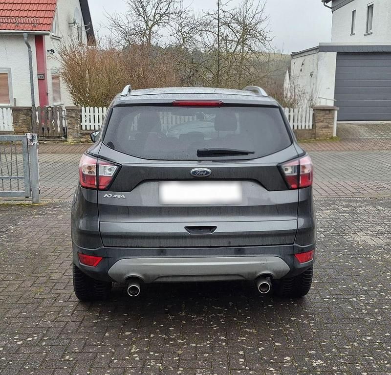 Gebraucht Ford Kuga Cool & Connect 150 PS (110 kW) 2019 Grau SUV