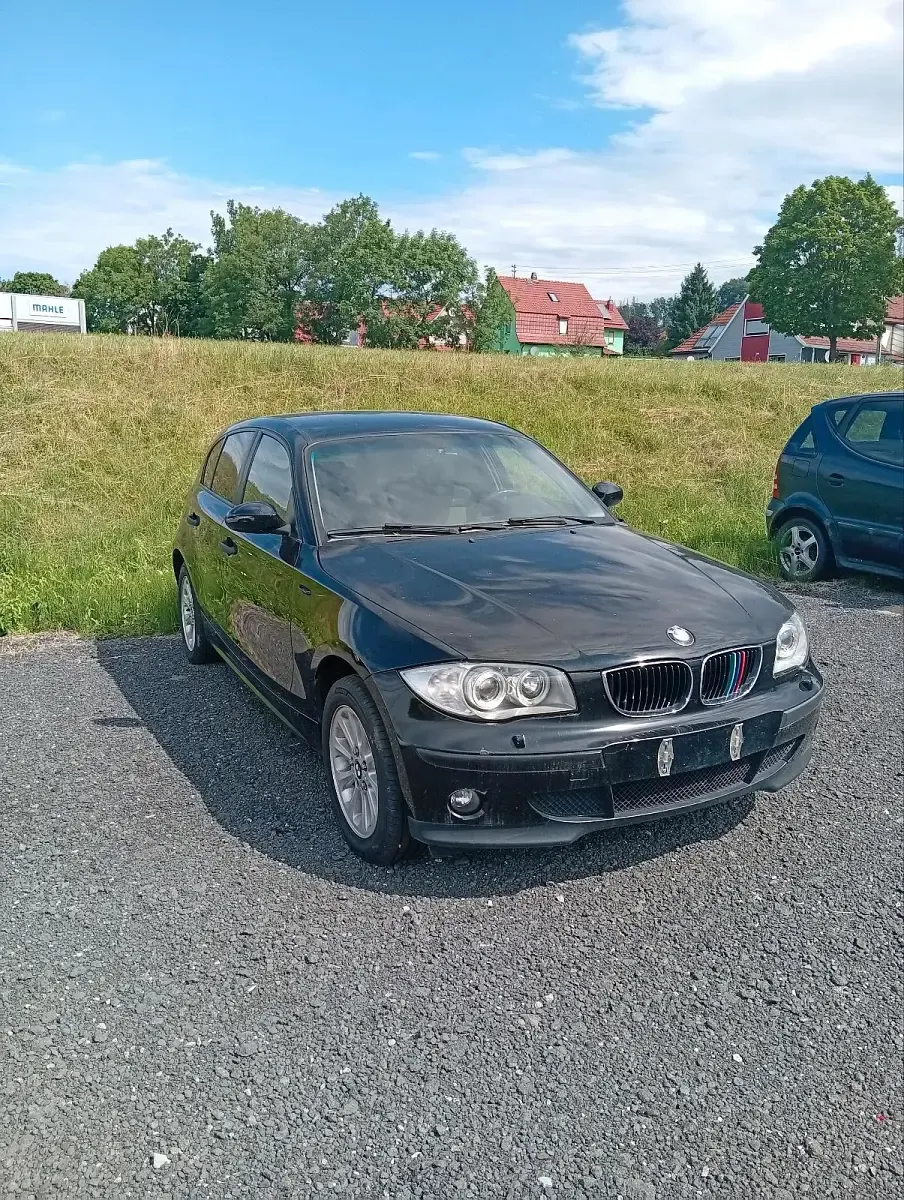 Gebraucht BMW 116 116 PS (85 kW) 2005 Schwarz Kleinwagen
