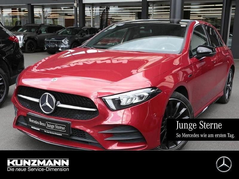 Manufaktur lack manufaktur pat Gebraucht 2021 Mercedes A250 AMG Limousine | 28.770 € (Fairer Preis) - Bild 1/4