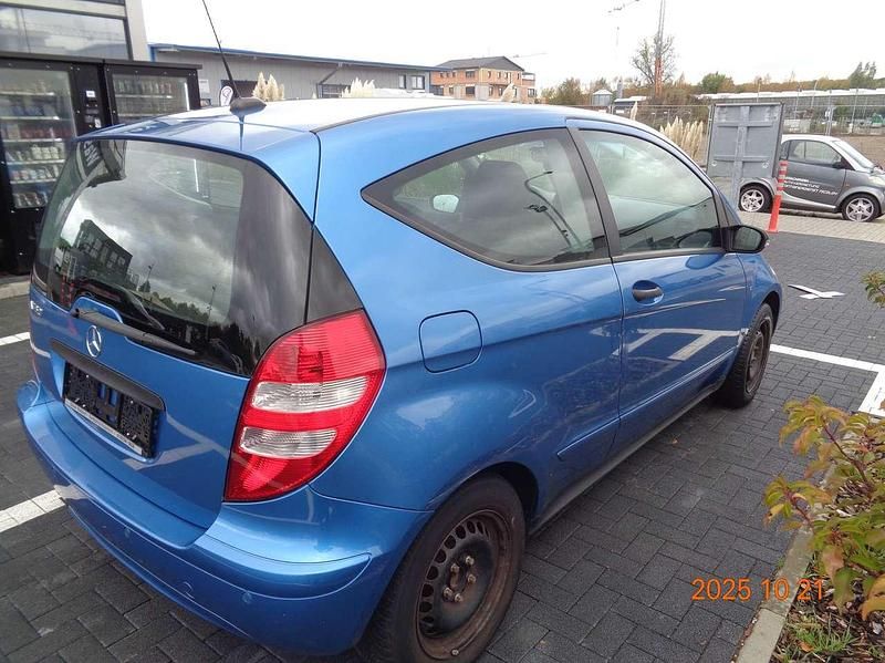 Gebraucht Mercedes A150 95 PS (69 kW) 2007 Blau Kleinwagen