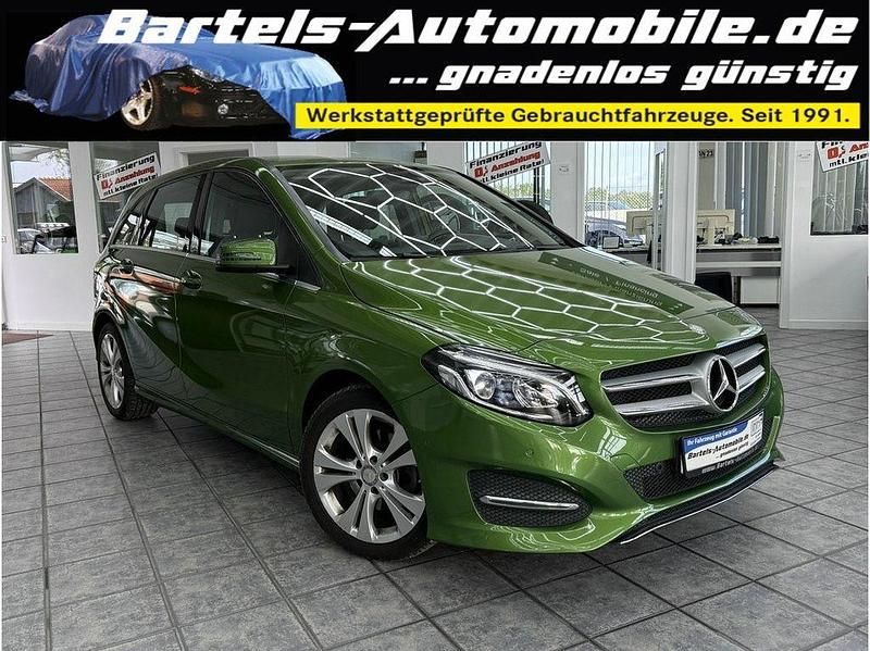 Elbait gruen metallic Gebraucht 2016 Mercedes B200 Urban Van / Kleinbus | 16.850 € (Fairer Preis) - Bild 1/4