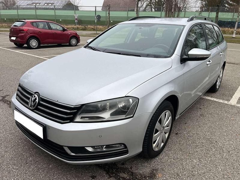 Braun Gebraucht 2013 VW Passat Comfortline Kombi | 6.800 € (Superpreis) - Bild 1/4