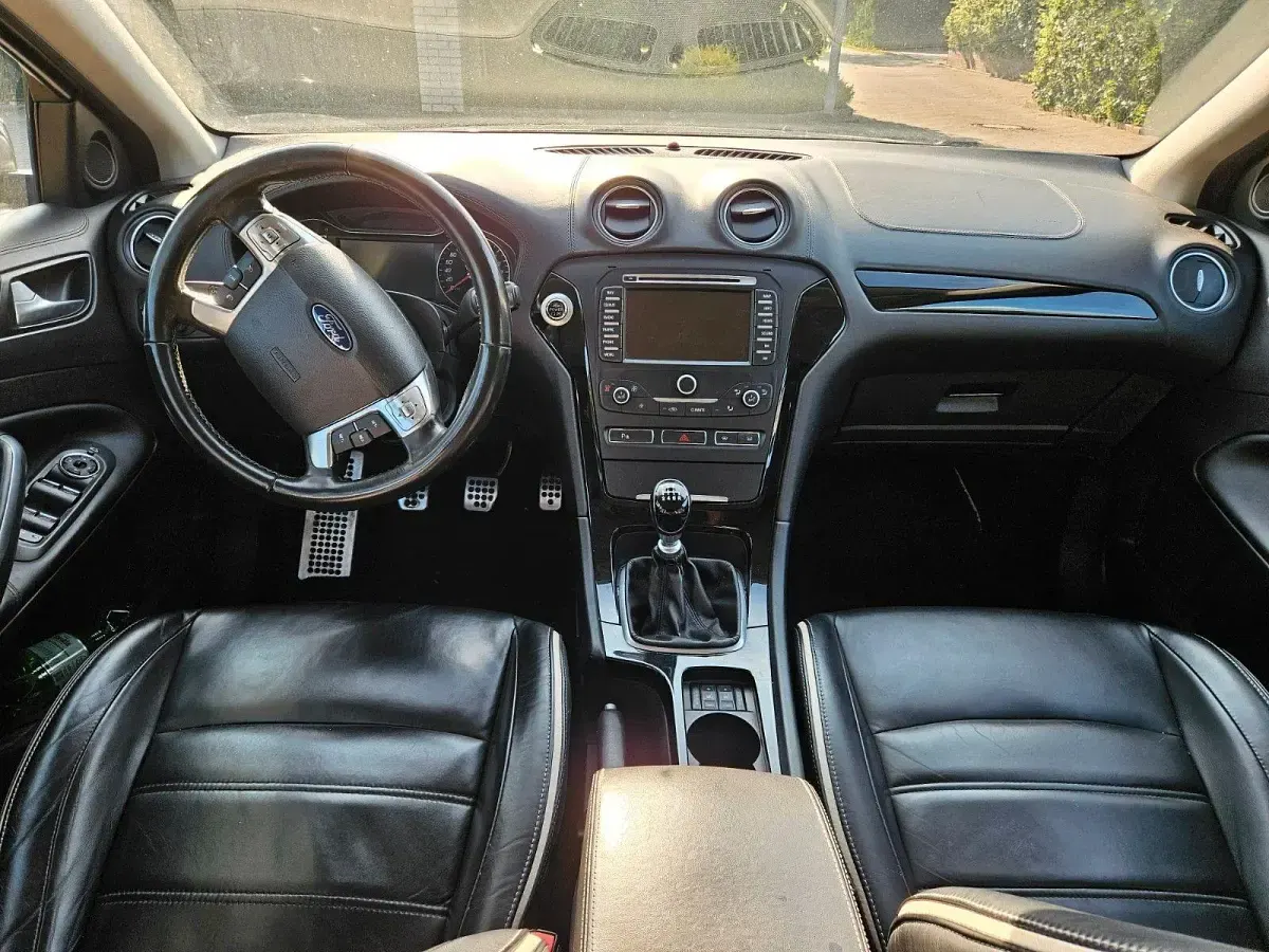 Gebraucht Ford Mondeo Titanium 200 PS (147 kW) 2014 Grau Kombi