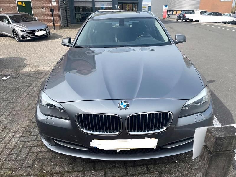 Gebraucht BMW 520 Executive 184 PS (135 kW) 2012 Grau Kombi