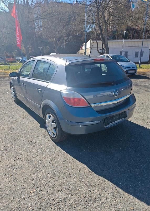 Gebraucht Opel Astra 66 PS (48 kW) 2005 Grau Limousine