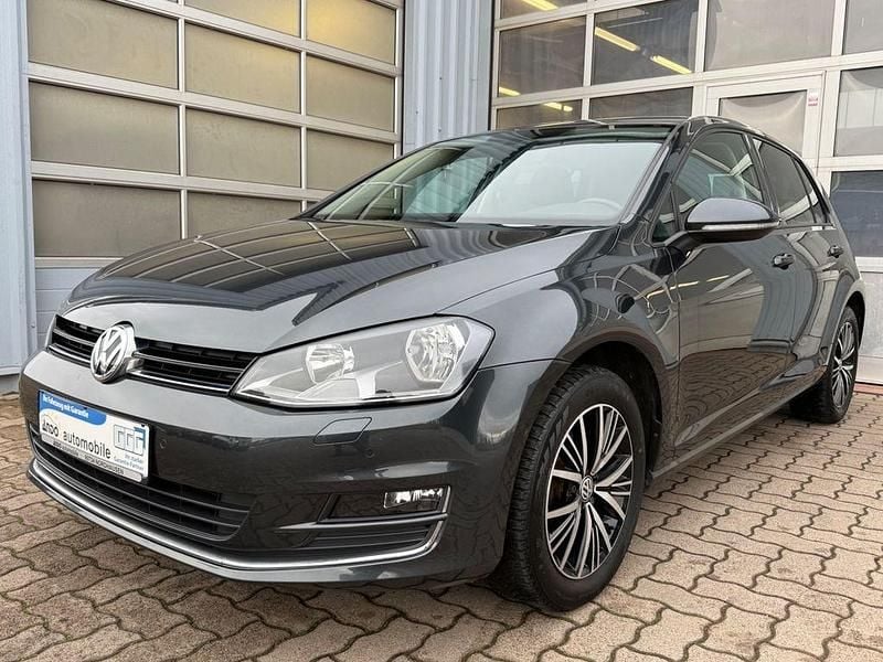 Grau Gebraucht 2016 VW Golf VII Allstar Limousine | 10.490 € (Superpreis) - Bild 1/4