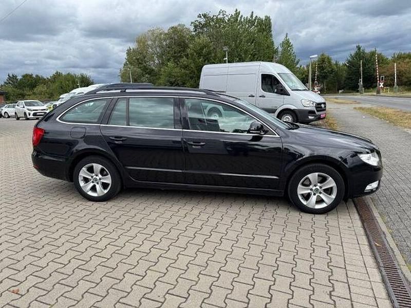 Gebraucht Skoda Superb Ambition 170 PS (125 kW) 2011 Schwarz Kombi