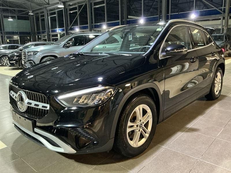 Schwarz Gebraucht 2024 Mercedes GLA180 SUV | 30.500 € (Superpreis) - Bild 1/4