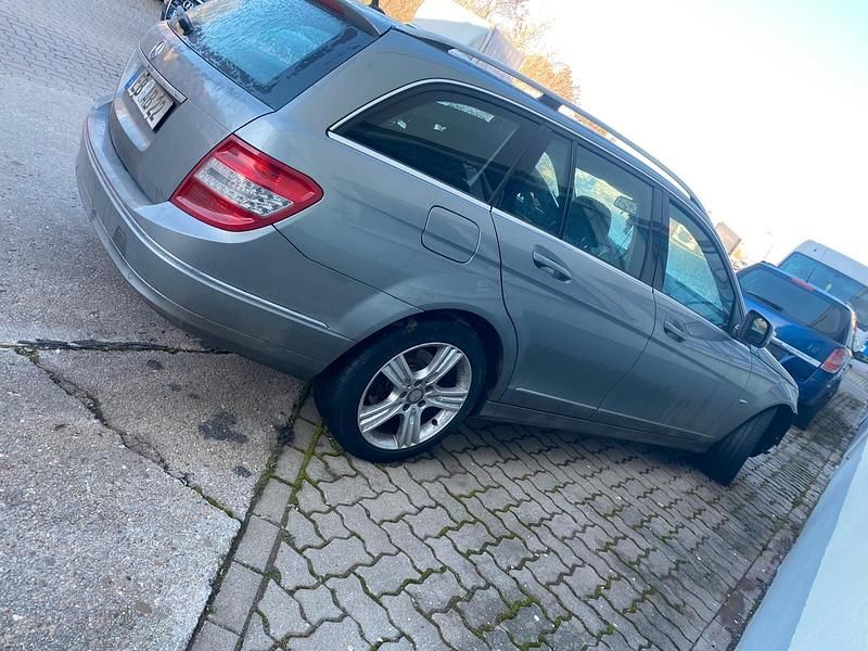 Silber Gebraucht 2009 Mercedes C220 Kombi | 1.500 € - Bild 1/4