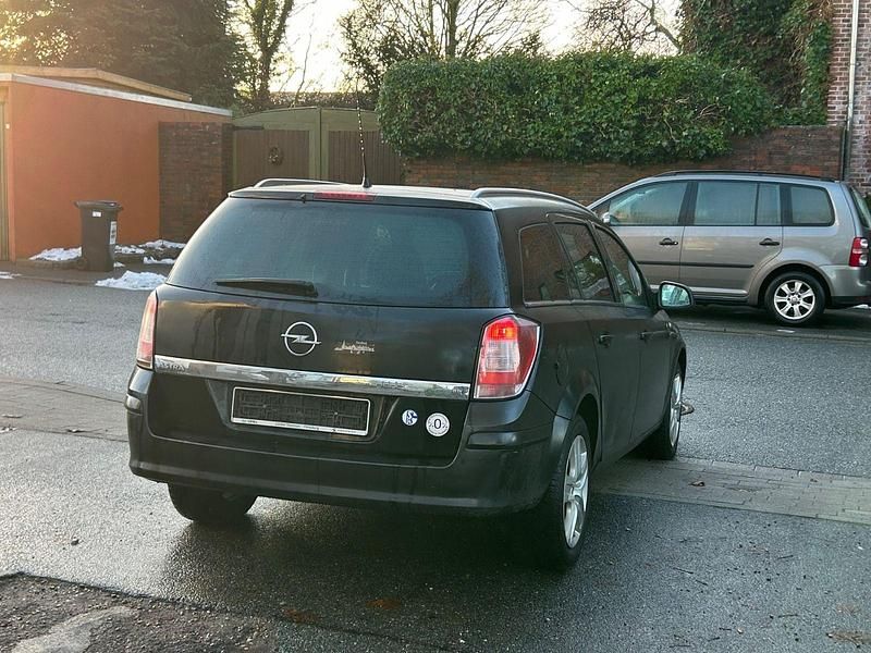 Gebraucht Opel Astra Edition 90 PS (66 kW) 2010 Schwarz Kombi