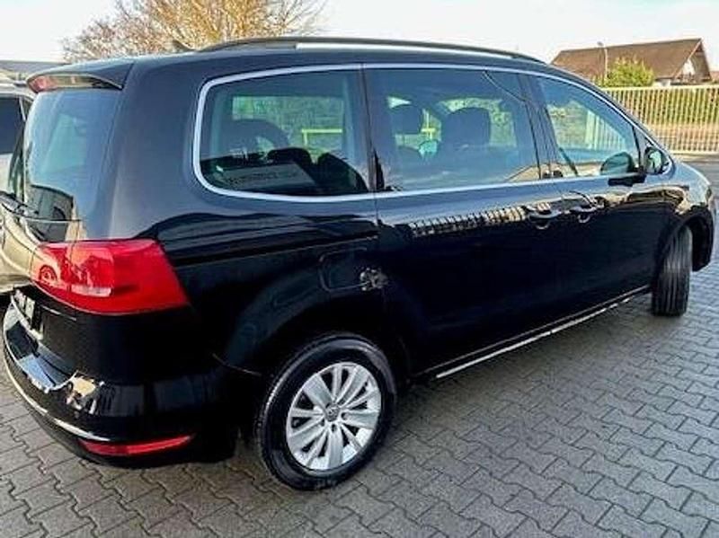 Gebraucht VW Sharan Trendline 150 PS (110 kW) 2012 Schwarz Van / Kleinbus