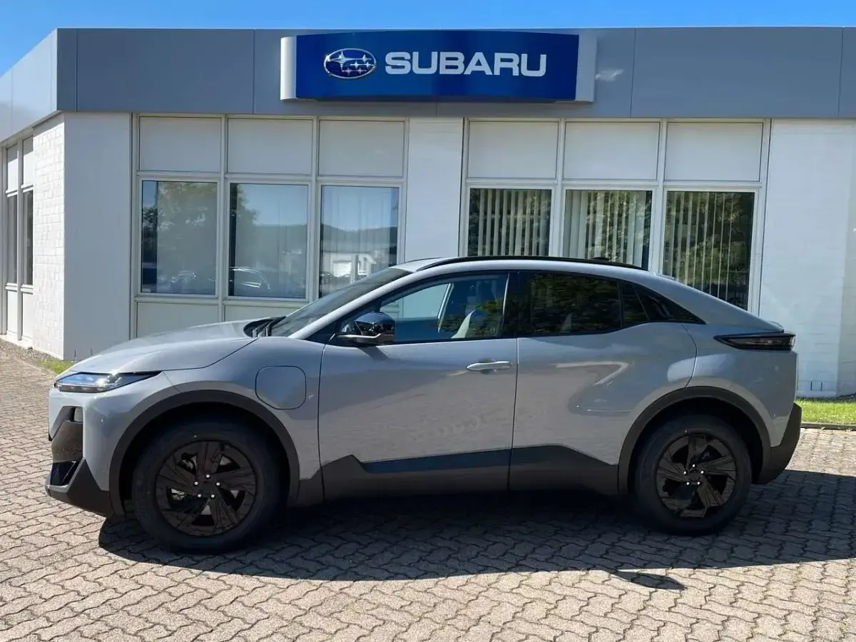 Neu Subaru Uncharted Active 164 kW (224 PS) 2026 Grau SUV