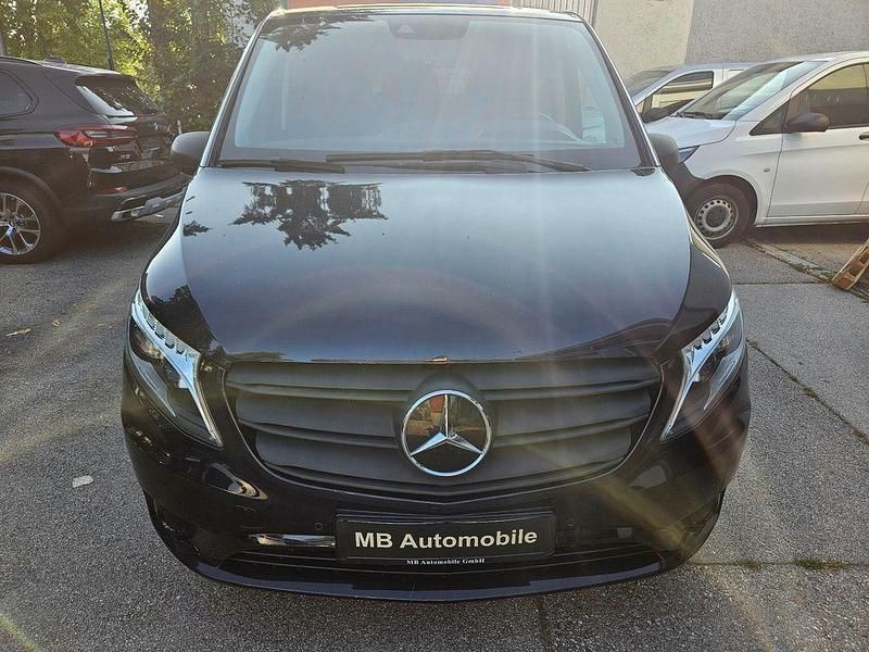 Cavansitblau metallic Gebraucht 2021 Mercedes Vito Van / Kleinbus | 33.900 € (Etwas zu teuer) - Bild 1/4