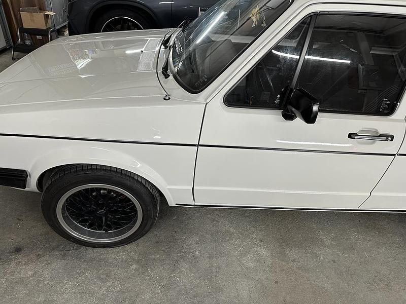 Brugt VW Golf I 55 HK (40 kW) 1982 Hvid Hatchback