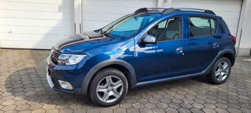 Blau Gebraucht 2019 Dacia Sandero Prestige Kleinwagen | 8.200 € (Guter Preis) - Bild 1/4