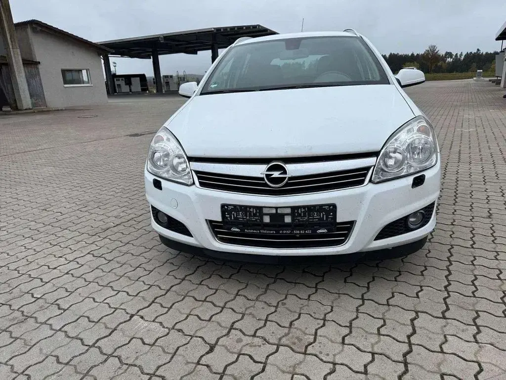 Gebraucht Opel Astra Cosmo 125 PS (91 kW) 2008 Weiß Limousine