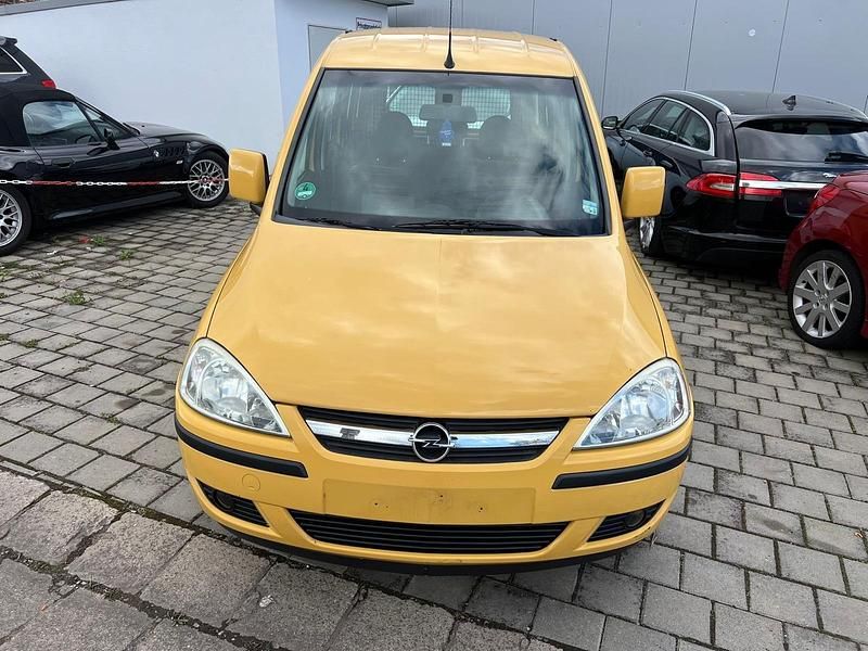 Second-hand Opel Combo 93 CP (68 kW) 2007 Galben Monovolum